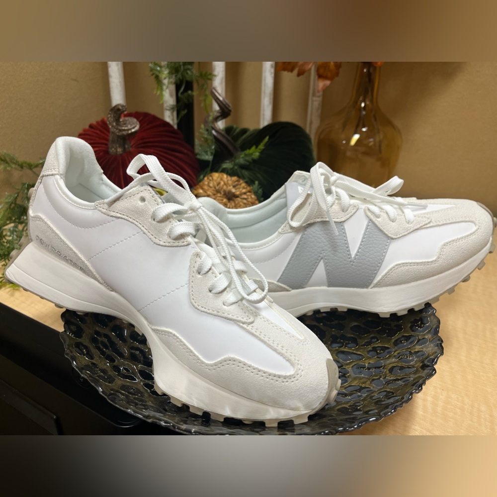 New Balance 327